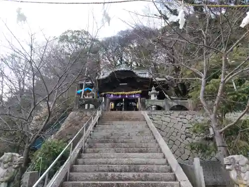 湊三嶋大明神社の{uncategorized: "未分類", other: "その他", undefined: "問題あり", building: "その他建物", grave: "お墓", sacred_gate: "鳥居", guardian: "狛犬", statue: "像", buddha: "仏像", history: "歴史", nature: "自然", garden: "庭園", animal: "動物", pagoda: "塔", temizu: "手水舎", mountain_gate: "山門・神門", sanctuary: "本殿・本堂", subordinate: "末社・摂社", art: "芸術", scenery: "景色", jizo: "地蔵", ema: "絵馬", goshuin: "御朱印", omikuji: "おみくじ", items: "授与品その他", amulet: "お守り", goshuincho: "御朱印帳", eats: "食事", festival: "お祭り", votive_dance: "神楽", shichigosan: "七五三参", wedding: "結婚式", experience: "体験その他", initially: "初詣", around: "周辺", anti_infection: "感染症対策"}