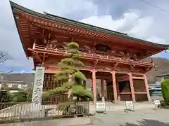 甲斐善光寺の山門