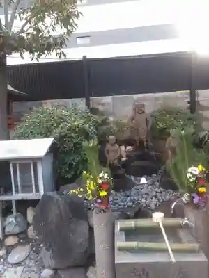 法案寺南坊の手水舎