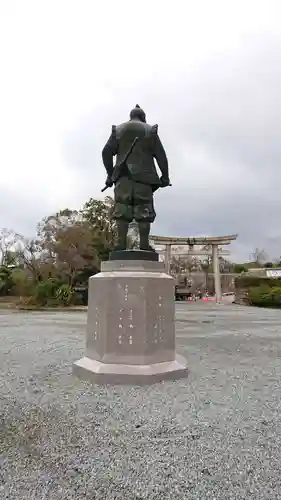 豊國神社の像