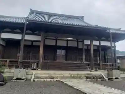 充満寺の本殿・本堂