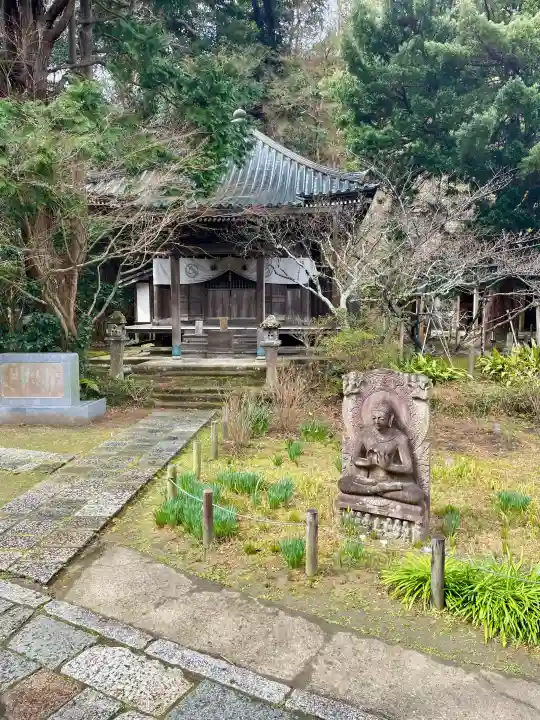 安國論寺(安国論寺)の{uncategorized: "未分類", other: "その他", undefined: "問題あり", building: "その他建物", grave: "お墓", sacred_gate: "鳥居", guardian: "狛犬", statue: "像", buddha: "仏像", history: "歴史", nature: "自然", garden: "庭園", animal: "動物", pagoda: "塔", temizu: "手水舎", mountain_gate: "山門・神門", sanctuary: "本殿・本堂", subordinate: "末社・摂社", art: "芸術", scenery: "景色", jizo: "地蔵", ema: "絵馬", goshuin: "御朱印", omikuji: "おみくじ", items: "授与品その他", amulet: "お守り", goshuincho: "御朱印帳", eats: "食事", festival: "お祭り", votive_dance: "神楽", shichigosan: "七五三参", wedding: "結婚式", experience: "体験その他", initially: "初詣", around: "周辺", anti_infection: "感染症対策"}