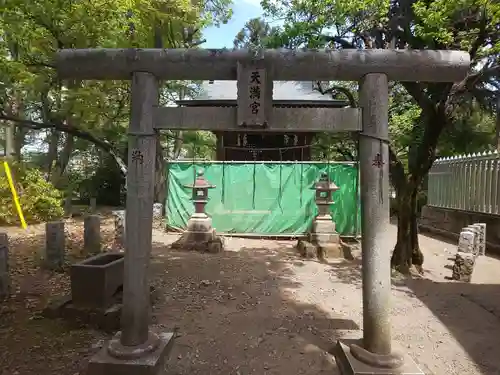 諏訪神社の鳥居
