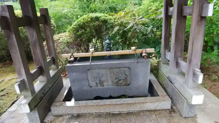 天台宗 長窪山 正覚寺の手水舎