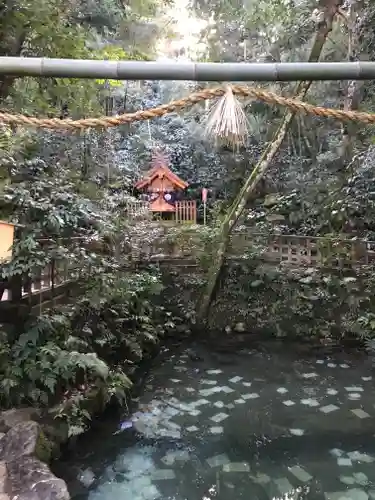 八重垣神社の庭園