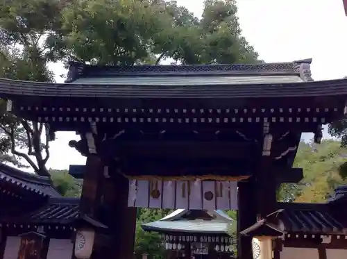 白峯神宮の山門・神門