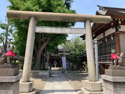飛木稲荷神社の鳥居
