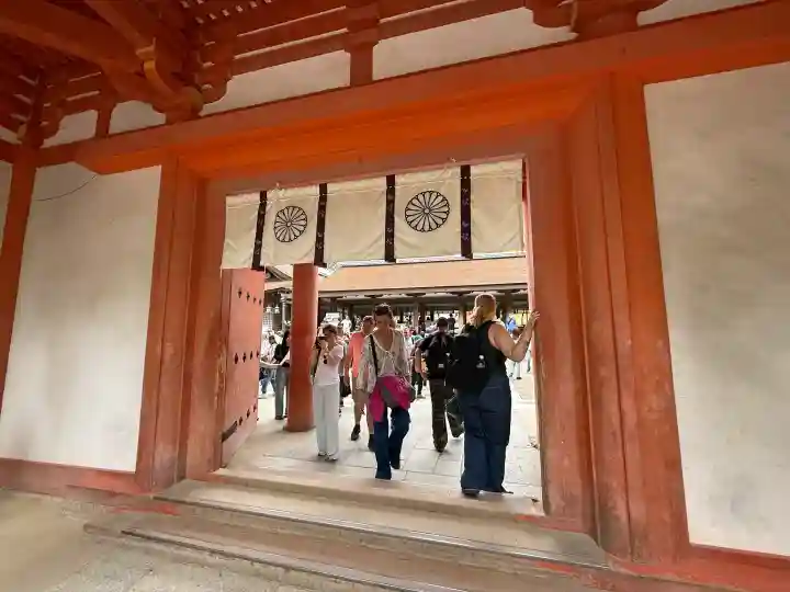 春日大社の{uncategorized: "未分類", other: "その他", undefined: "問題あり", building: "その他建物", grave: "お墓", sacred_gate: "鳥居", guardian: "狛犬", statue: "像", buddha: "仏像", history: "歴史", nature: "自然", garden: "庭園", animal: "動物", pagoda: "塔", temizu: "手水舎", mountain_gate: "山門・神門", sanctuary: "本殿・本堂", subordinate: "末社・摂社", art: "芸術", scenery: "景色", jizo: "地蔵", ema: "絵馬", goshuin: "御朱印", omikuji: "おみくじ", items: "授与品その他", amulet: "お守り", goshuincho: "御朱印帳", eats: "食事", festival: "お祭り", votive_dance: "神楽", shichigosan: "七五三参", wedding: "結婚式", experience: "体験その他", initially: "初詣", around: "周辺", anti_infection: "感染症対策"}