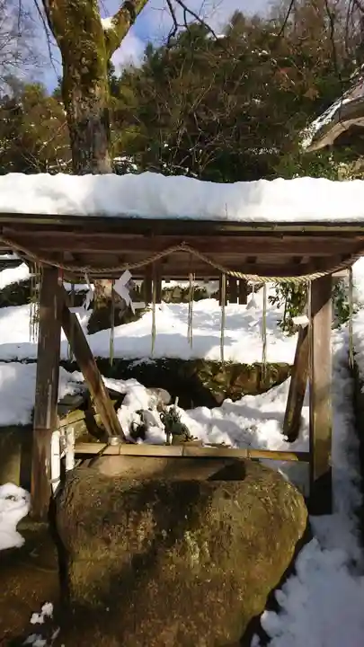 石部神社の手水舎