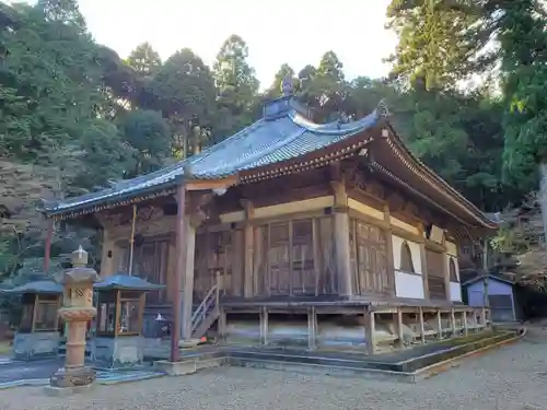 西林寺の本殿・本堂