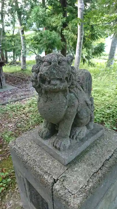 皇太明神神社の狛犬