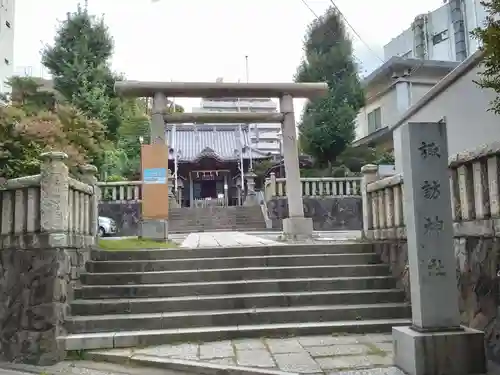 諏訪神社の鳥居