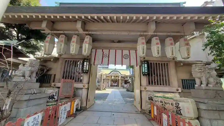 綱敷天神社の山門・神門