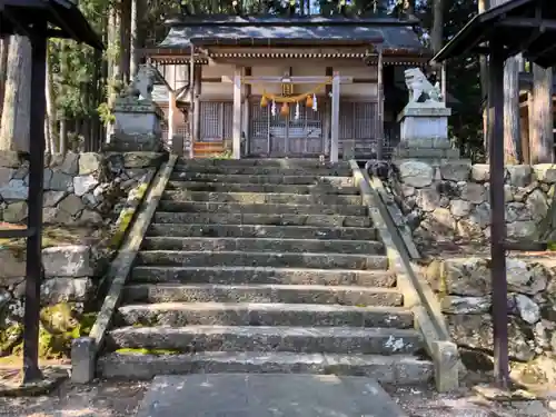 高田神社の本殿