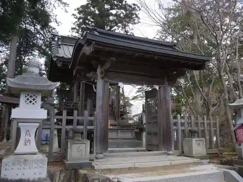 武蔵御嶽神社の山門・神門