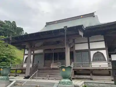 遍照寺の本殿・本堂