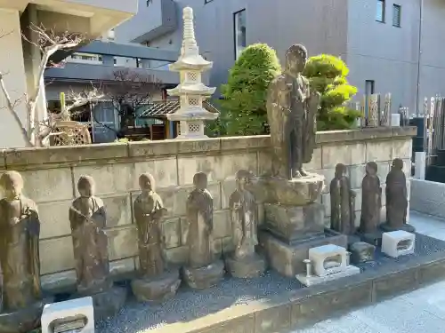 大聖院の{uncategorized: "未分類", other: "その他", undefined: "問題あり", building: "その他建物", grave: "お墓", sacred_gate: "鳥居", guardian: "狛犬", statue: "像", buddha: "仏像", history: "歴史", nature: "自然", garden: "庭園", animal: "動物", pagoda: "塔", temizu: "手水舎", mountain_gate: "山門・神門", sanctuary: "本殿・本堂", subordinate: "末社・摂社", art: "芸術", scenery: "景色", jizo: "地蔵", ema: "絵馬", goshuin: "御朱印", omikuji: "おみくじ", items: "授与品その他", amulet: "お守り", goshuincho: "御朱印帳", eats: "食事", festival: "お祭り", votive_dance: "神楽", shichigosan: "七五三参", wedding: "結婚式", experience: "体験その他", initially: "初詣", around: "周辺", anti_infection: "感染症対策"}