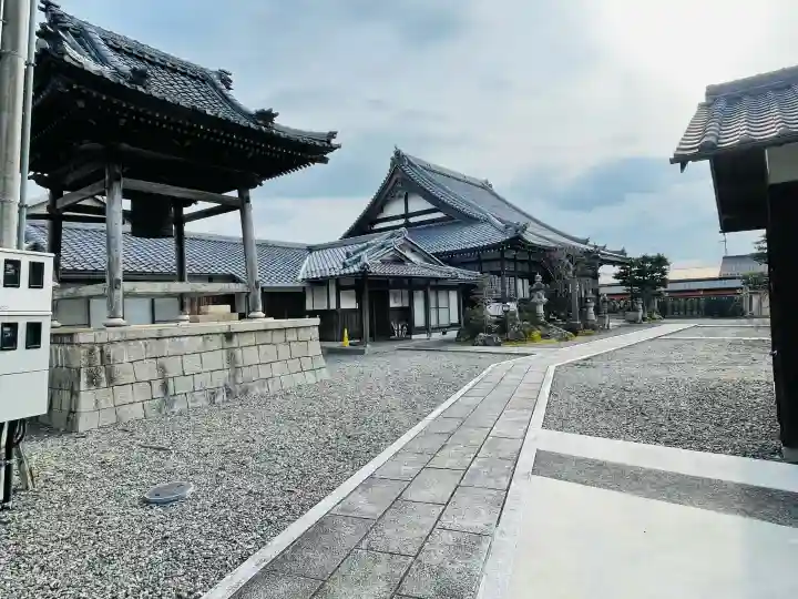 善福寺の{uncategorized: "未分類", other: "その他", undefined: "問題あり", building: "その他建物", grave: "お墓", sacred_gate: "鳥居", guardian: "狛犬", statue: "像", buddha: "仏像", history: "歴史", nature: "自然", garden: "庭園", animal: "動物", pagoda: "塔", temizu: "手水舎", mountain_gate: "山門・神門", sanctuary: "本殿・本堂", subordinate: "末社・摂社", art: "芸術", scenery: "景色", jizo: "地蔵", ema: "絵馬", goshuin: "御朱印", omikuji: "おみくじ", items: "授与品その他", amulet: "お守り", goshuincho: "御朱印帳", eats: "食事", festival: "お祭り", votive_dance: "神楽", shichigosan: "七五三参", wedding: "結婚式", experience: "体験その他", initially: "初詣", around: "周辺", anti_infection: "感染症対策"}