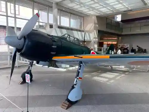 靖國神社の{uncategorized: "未分類", other: "その他", undefined: "問題あり", building: "その他建物", grave: "お墓", sacred_gate: "鳥居", guardian: "狛犬", statue: "像", buddha: "仏像", history: "歴史", nature: "自然", garden: "庭園", animal: "動物", pagoda: "塔", temizu: "手水舎", mountain_gate: "山門・神門", sanctuary: "本殿・本堂", subordinate: "末社・摂社", art: "芸術", scenery: "景色", jizo: "地蔵", ema: "絵馬", goshuin: "御朱印", omikuji: "おみくじ", items: "授与品その他", amulet: "お守り", goshuincho: "御朱印帳", eats: "食事", festival: "お祭り", votive_dance: "神楽", shichigosan: "七五三参", wedding: "結婚式", experience: "体験その他", initially: "初詣", around: "周辺", anti_infection: "感染症対策"}