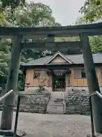 高茶屋神社の{uncategorized: "未分類", other: "その他", undefined: "問題あり", building: "その他建物", grave: "お墓", sacred_gate: "鳥居", guardian: "狛犬", statue: "像", buddha: "仏像", history: "歴史", nature: "自然", garden: "庭園", animal: "動物", pagoda: "塔", temizu: "手水舎", mountain_gate: "山門・神門", sanctuary: "本殿・本堂", subordinate: "末社・摂社", art: "芸術", scenery: "景色", jizo: "地蔵", ema: "絵馬", goshuin: "御朱印", omikuji: "おみくじ", items: "授与品その他", amulet: "お守り", goshuincho: "御朱印帳", eats: "食事", festival: "お祭り", votive_dance: "神楽", shichigosan: "七五三参", wedding: "結婚式", experience: "体験その他", initially: "初詣", around: "周辺", anti_infection: "感染症対策"}