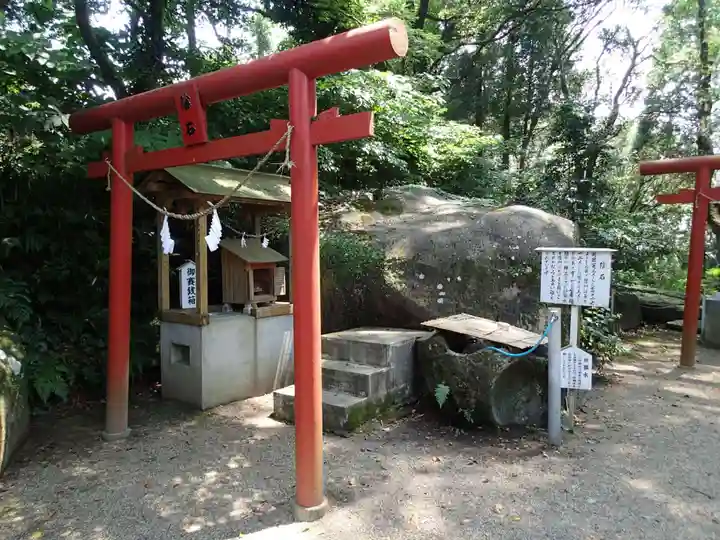 母智丘神社の末社・摂社