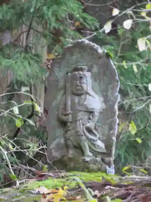 甲斐駒ヶ岳神社の像