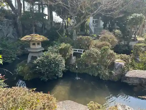 殖栗神社の{uncategorized: "未分類", other: "その他", undefined: "問題あり", building: "その他建物", grave: "お墓", sacred_gate: "鳥居", guardian: "狛犬", statue: "像", buddha: "仏像", history: "歴史", nature: "自然", garden: "庭園", animal: "動物", pagoda: "塔", temizu: "手水舎", mountain_gate: "山門・神門", sanctuary: "本殿・本堂", subordinate: "末社・摂社", art: "芸術", scenery: "景色", jizo: "地蔵", ema: "絵馬", goshuin: "御朱印", omikuji: "おみくじ", items: "授与品その他", amulet: "お守り", goshuincho: "御朱印帳", eats: "食事", festival: "お祭り", votive_dance: "神楽", shichigosan: "七五三参", wedding: "結婚式", experience: "体験その他", initially: "初詣", around: "周辺", anti_infection: "感染症対策"}