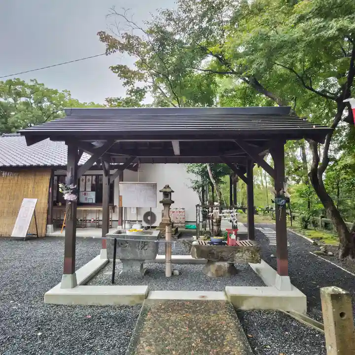 福母八幡宮の手水舎