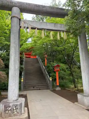 穴八幡宮の{uncategorized: "未分類", other: "その他", undefined: "問題あり", building: "その他建物", grave: "お墓", sacred_gate: "鳥居", guardian: "狛犬", statue: "像", buddha: "仏像", history: "歴史", nature: "自然", garden: "庭園", animal: "動物", pagoda: "塔", temizu: "手水舎", mountain_gate: "山門・神門", sanctuary: "本殿・本堂", subordinate: "末社・摂社", art: "芸術", scenery: "景色", jizo: "地蔵", ema: "絵馬", goshuin: "御朱印", omikuji: "おみくじ", items: "授与品その他", amulet: "お守り", goshuincho: "御朱印帳", eats: "食事", festival: "お祭り", votive_dance: "神楽", shichigosan: "七五三参", wedding: "結婚式", experience: "体験その他", initially: "初詣", around: "周辺", anti_infection: "感染症対策"}