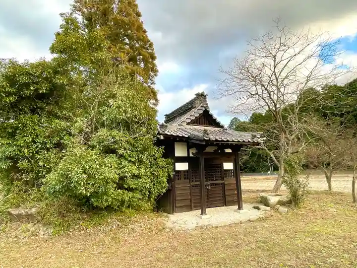 大日堂と行者堂(三重県)