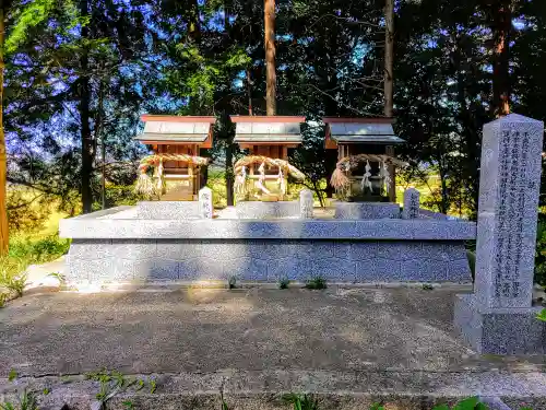 神明社（外坪神明社）の末社・摂社