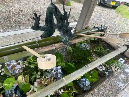 二上射水神社の手水舎