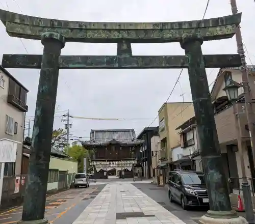 桑名宗社（春日神社）の{uncategorized: "未分類", other: "その他", undefined: "問題あり", building: "その他建物", grave: "お墓", sacred_gate: "鳥居", guardian: "狛犬", statue: "像", buddha: "仏像", history: "歴史", nature: "自然", garden: "庭園", animal: "動物", pagoda: "塔", temizu: "手水舎", mountain_gate: "山門・神門", sanctuary: "本殿・本堂", subordinate: "末社・摂社", art: "芸術", scenery: "景色", jizo: "地蔵", ema: "絵馬", goshuin: "御朱印", omikuji: "おみくじ", items: "授与品その他", amulet: "お守り", goshuincho: "御朱印帳", eats: "食事", festival: "お祭り", votive_dance: "神楽", shichigosan: "七五三参", wedding: "結婚式", experience: "体験その他", initially: "初詣", around: "周辺", anti_infection: "感染症対策"}