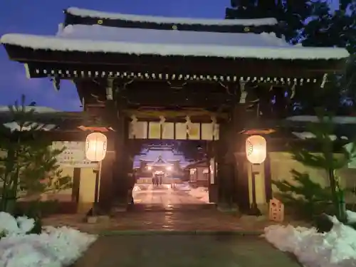 多賀大社の山門・神門