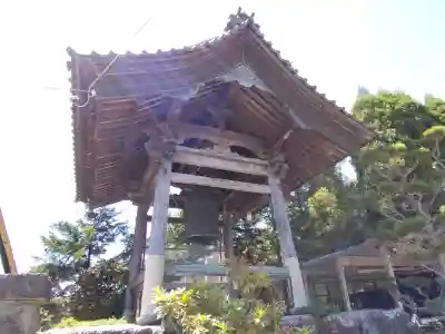 慈円寺の{uncategorized: "未分類", other: "その他", undefined: "問題あり", building: "その他建物", grave: "お墓", sacred_gate: "鳥居", guardian: "狛犬", statue: "像", buddha: "仏像", history: "歴史", nature: "自然", garden: "庭園", animal: "動物", pagoda: "塔", temizu: "手水舎", mountain_gate: "山門・神門", sanctuary: "本殿・本堂", subordinate: "末社・摂社", art: "芸術", scenery: "景色", jizo: "地蔵", ema: "絵馬", goshuin: "御朱印", omikuji: "おみくじ", items: "授与品その他", amulet: "お守り", goshuincho: "御朱印帳", eats: "食事", festival: "お祭り", votive_dance: "神楽", shichigosan: "七五三参", wedding: "結婚式", experience: "体験その他", initially: "初詣", around: "周辺", anti_infection: "感染症対策"}
