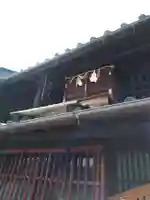 屋根神の本殿・本堂