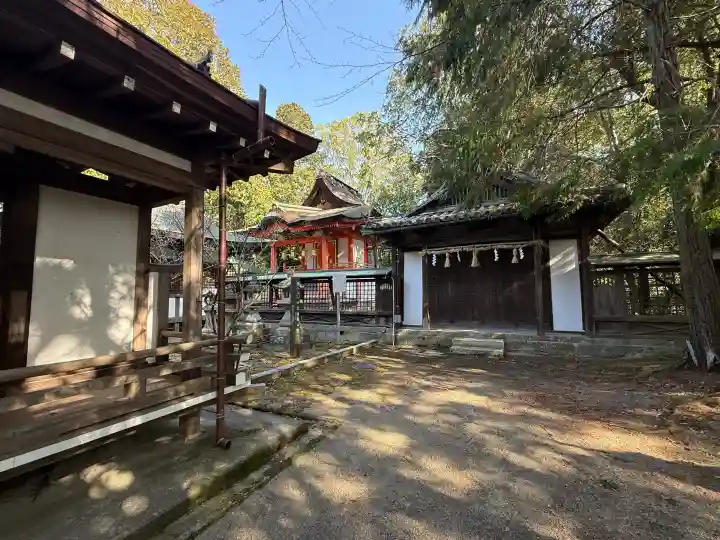 日根神社の{uncategorized: "未分類", other: "その他", undefined: "問題あり", building: "その他建物", grave: "お墓", sacred_gate: "鳥居", guardian: "狛犬", statue: "像", buddha: "仏像", history: "歴史", nature: "自然", garden: "庭園", animal: "動物", pagoda: "塔", temizu: "手水舎", mountain_gate: "山門・神門", sanctuary: "本殿・本堂", subordinate: "末社・摂社", art: "芸術", scenery: "景色", jizo: "地蔵", ema: "絵馬", goshuin: "御朱印", omikuji: "おみくじ", items: "授与品その他", amulet: "お守り", goshuincho: "御朱印帳", eats: "食事", festival: "お祭り", votive_dance: "神楽", shichigosan: "七五三参", wedding: "結婚式", experience: "体験その他", initially: "初詣", around: "周辺", anti_infection: "感染症対策"}