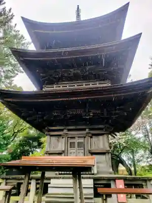 三明寺の{uncategorized: "未分類", other: "その他", undefined: "問題あり", building: "その他建物", grave: "お墓", sacred_gate: "鳥居", guardian: "狛犬", statue: "像", buddha: "仏像", history: "歴史", nature: "自然", garden: "庭園", animal: "動物", pagoda: "塔", temizu: "手水舎", mountain_gate: "山門・神門", sanctuary: "本殿・本堂", subordinate: "末社・摂社", art: "芸術", scenery: "景色", jizo: "地蔵", ema: "絵馬", goshuin: "御朱印", omikuji: "おみくじ", items: "授与品その他", amulet: "お守り", goshuincho: "御朱印帳", eats: "食事", festival: "お祭り", votive_dance: "神楽", shichigosan: "七五三参", wedding: "結婚式", experience: "体験その他", initially: "初詣", around: "周辺", anti_infection: "感染症対策"}