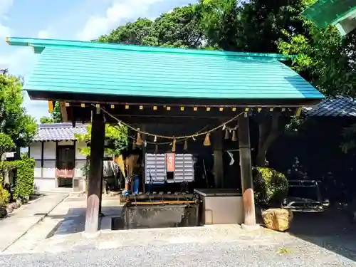 神明社（岡田神明社）の手水舎