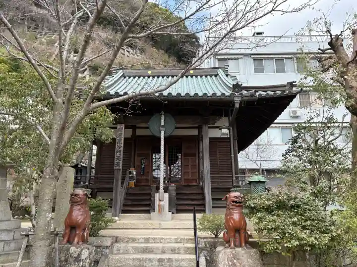妙光院の{uncategorized: "未分類", other: "その他", undefined: "問題あり", building: "その他建物", grave: "お墓", sacred_gate: "鳥居", guardian: "狛犬", statue: "像", buddha: "仏像", history: "歴史", nature: "自然", garden: "庭園", animal: "動物", pagoda: "塔", temizu: "手水舎", mountain_gate: "山門・神門", sanctuary: "本殿・本堂", subordinate: "末社・摂社", art: "芸術", scenery: "景色", jizo: "地蔵", ema: "絵馬", goshuin: "御朱印", omikuji: "おみくじ", items: "授与品その他", amulet: "お守り", goshuincho: "御朱印帳", eats: "食事", festival: "お祭り", votive_dance: "神楽", shichigosan: "七五三参", wedding: "結婚式", experience: "体験その他", initially: "初詣", around: "周辺", anti_infection: "感染症対策"}