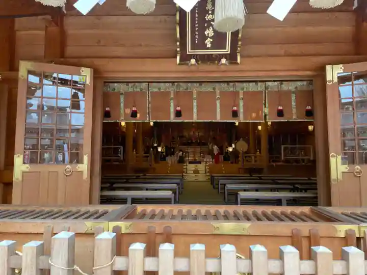 亀ケ池八幡宮の本殿・本堂