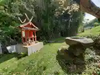 赤乳神社(春日大社境外末社)の{uncategorized: "未分類", other: "その他", undefined: "問題あり", building: "その他建物", grave: "お墓", sacred_gate: "鳥居", guardian: "狛犬", statue: "像", buddha: "仏像", history: "歴史", nature: "自然", garden: "庭園", animal: "動物", pagoda: "塔", temizu: "手水舎", mountain_gate: "山門・神門", sanctuary: "本殿・本堂", subordinate: "末社・摂社", art: "芸術", scenery: "景色", jizo: "地蔵", ema: "絵馬", goshuin: "御朱印", omikuji: "おみくじ", items: "授与品その他", amulet: "お守り", goshuincho: "御朱印帳", eats: "食事", festival: "お祭り", votive_dance: "神楽", shichigosan: "七五三参", wedding: "結婚式", experience: "体験その他", initially: "初詣", around: "周辺", anti_infection: "感染症対策"}