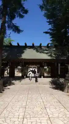 帯廣神社の山門・神門