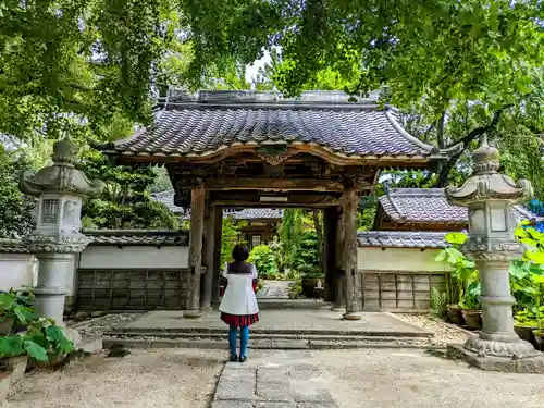 随応院（不遠寺隨應院）の山門