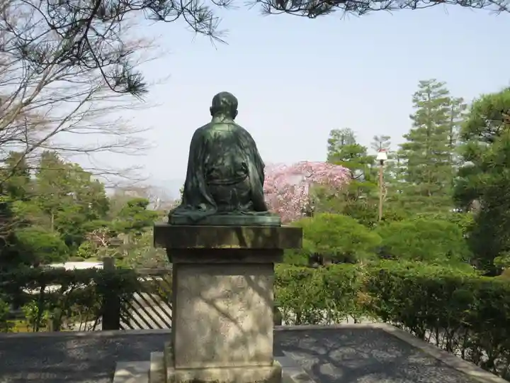 知恩院の像
