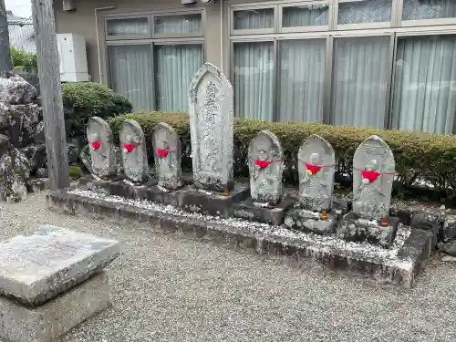 長福寺の{uncategorized: "未分類", other: "その他", undefined: "問題あり", building: "その他建物", grave: "お墓", sacred_gate: "鳥居", guardian: "狛犬", statue: "像", buddha: "仏像", history: "歴史", nature: "自然", garden: "庭園", animal: "動物", pagoda: "塔", temizu: "手水舎", mountain_gate: "山門・神門", sanctuary: "本殿・本堂", subordinate: "末社・摂社", art: "芸術", scenery: "景色", jizo: "地蔵", ema: "絵馬", goshuin: "御朱印", omikuji: "おみくじ", items: "授与品その他", amulet: "お守り", goshuincho: "御朱印帳", eats: "食事", festival: "お祭り", votive_dance: "神楽", shichigosan: "七五三参", wedding: "結婚式", experience: "体験その他", initially: "初詣", around: "周辺", anti_infection: "感染症対策"}