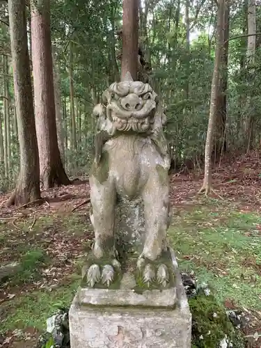 白山神社の狛犬