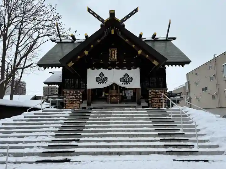 札幌諏訪神社の本殿・本堂