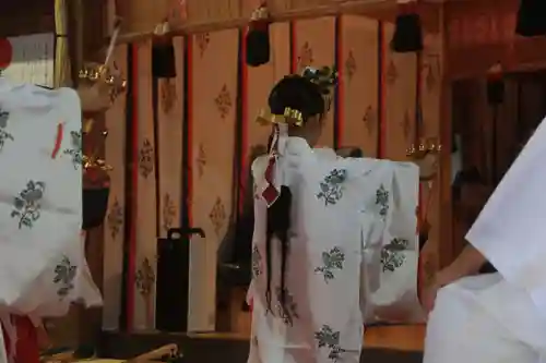 滑川神社 - 仕事と子どもの守り神の神楽