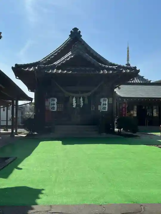是法神社(是法観世音)の{uncategorized: "未分類", other: "その他", undefined: "問題あり", building: "その他建物", grave: "お墓", sacred_gate: "鳥居", guardian: "狛犬", statue: "像", buddha: "仏像", history: "歴史", nature: "自然", garden: "庭園", animal: "動物", pagoda: "塔", temizu: "手水舎", mountain_gate: "山門・神門", sanctuary: "本殿・本堂", subordinate: "末社・摂社", art: "芸術", scenery: "景色", jizo: "地蔵", ema: "絵馬", goshuin: "御朱印", omikuji: "おみくじ", items: "授与品その他", amulet: "お守り", goshuincho: "御朱印帳", eats: "食事", festival: "お祭り", votive_dance: "神楽", shichigosan: "七五三参", wedding: "結婚式", experience: "体験その他", initially: "初詣", around: "周辺", anti_infection: "感染症対策"}